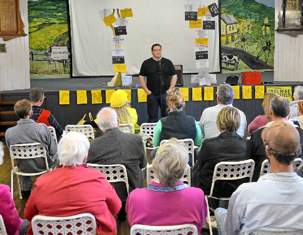 Senator Glenn Lazarus addresses the crowd at the Goomburra Hall.